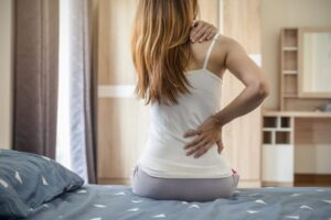 Болить тіло вранці: чому і що з цим робити?