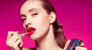 5 хитрих способів користуватися тільки дорогою косметикою і здорово на цьому економити