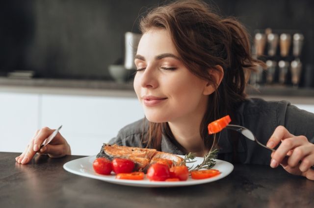 Чим заїсти сум: продукти, які можна (і потрібно) їсти при стресі