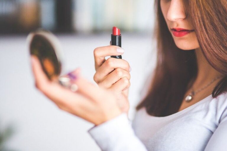 Правда і міфи про мінеральну косметику