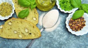 Біла смерть: правила споживання солі і 14 продуктів з катастрофічним її вмістом