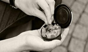 Що таке снюс, в чому його користь і шкоду