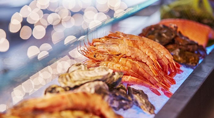 Шеф рекомендує: як визначити свіжість морепродуктів