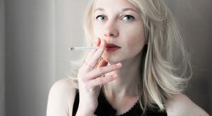 Зайва вага і ще 3 проблеми при киданні палити: як їх вирішити
